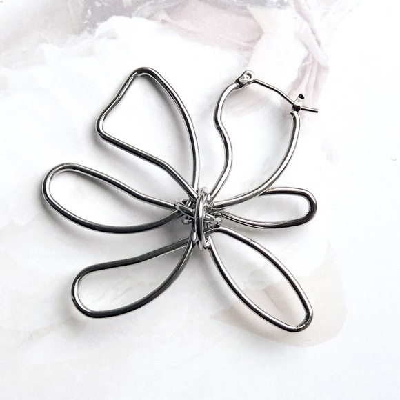 New Artisan Silver Sculpted Wire Flower Earrings - Picture 2 of 5